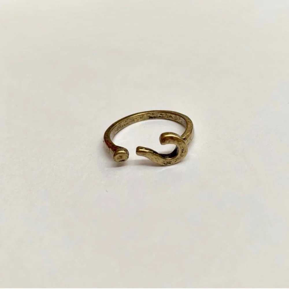 Hold NWOT Question mark ring